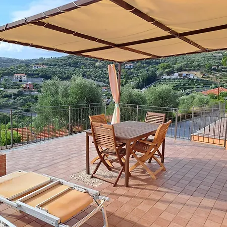 Lazzarini Giorgia Con Piscina Condivisa 2km Dal Mare *