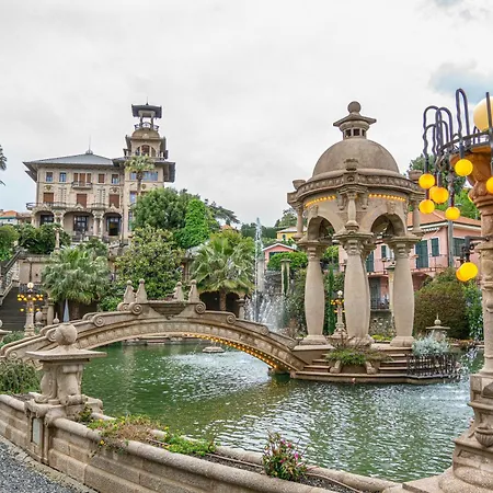 Lazzarini Giorgia Con Piscina Condivisa 2km Dal Mare Imperia